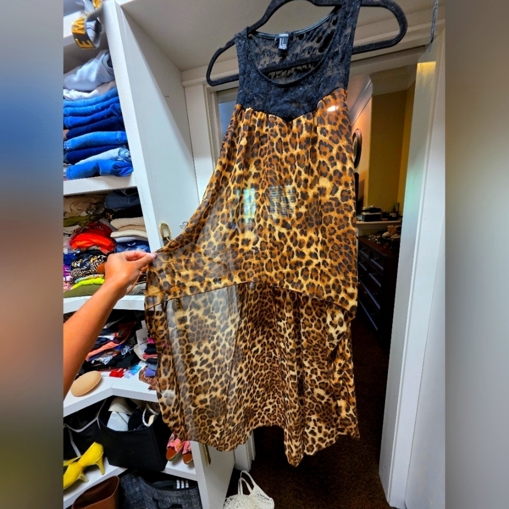 Leopard Print Sleeveless Top